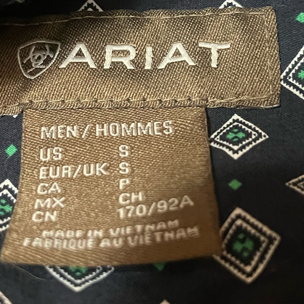 Ariat Long Sleeve Button Down
Geometric Blue Green Designed Sz S Men - Picture 9 of 9